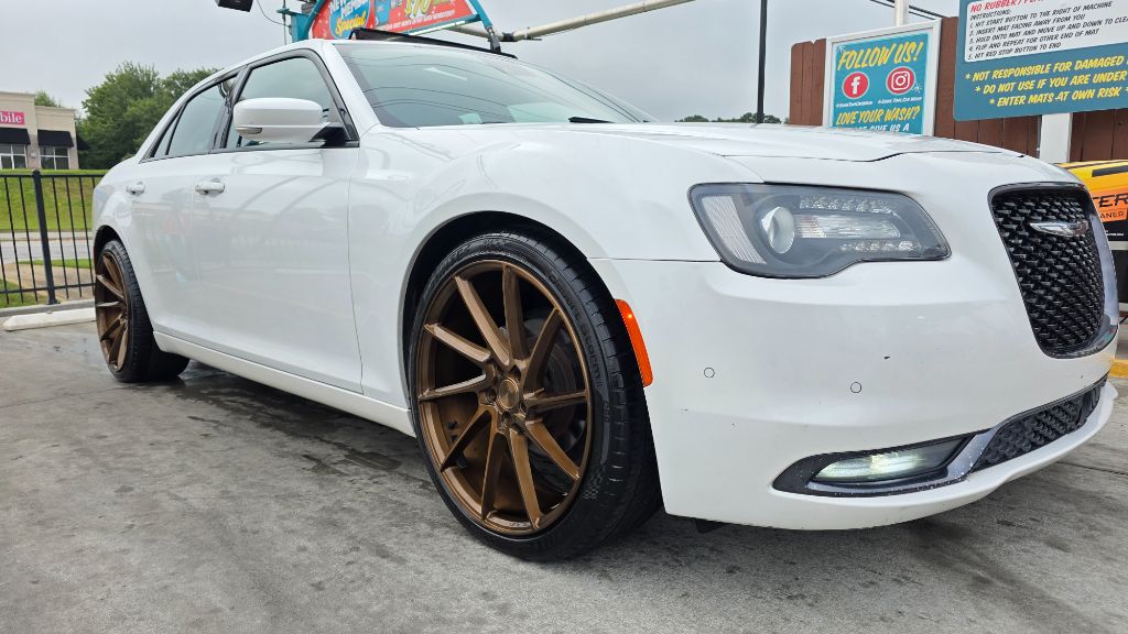 2016 Chrysler 300 - $16,296