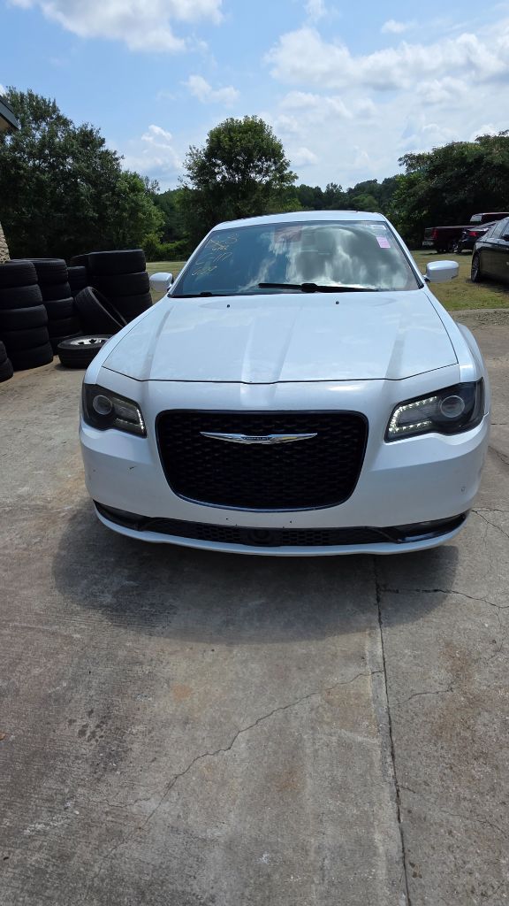 2016 Chrysler 300 - $16,296