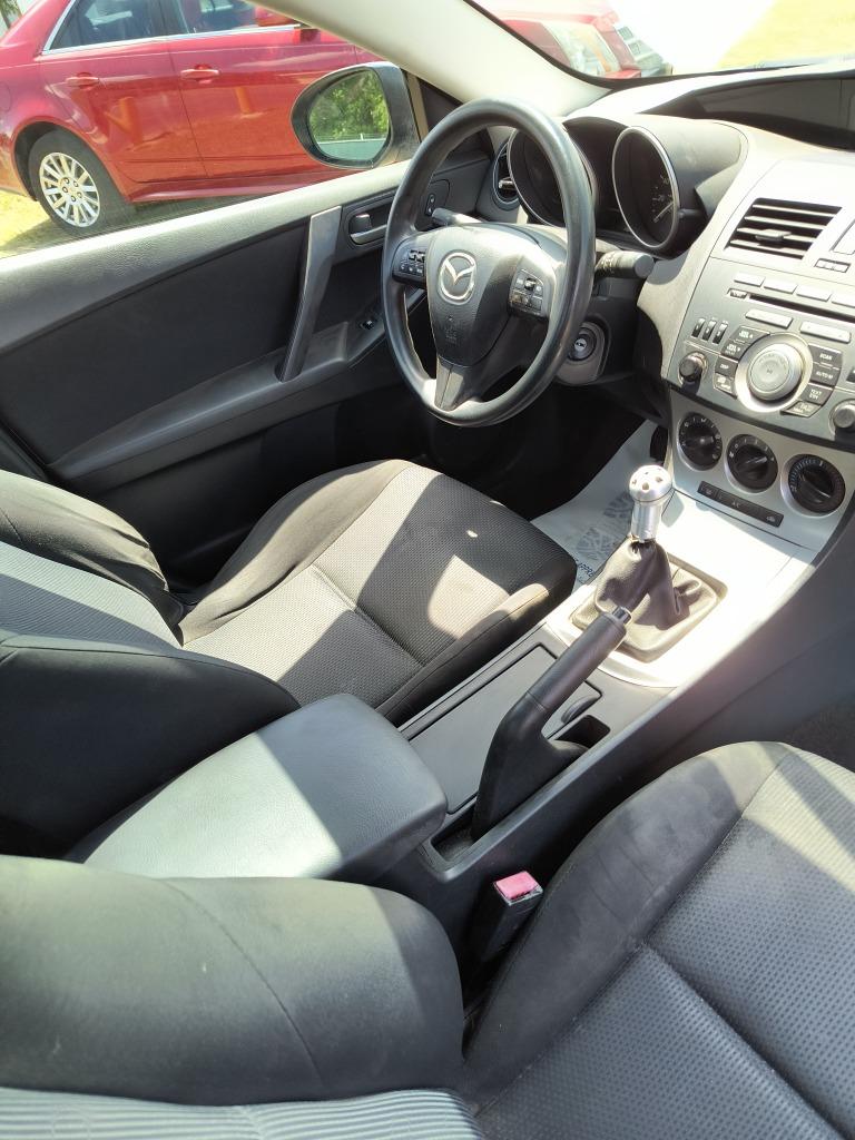 2011 Mazda Mazda3 i Touring photo