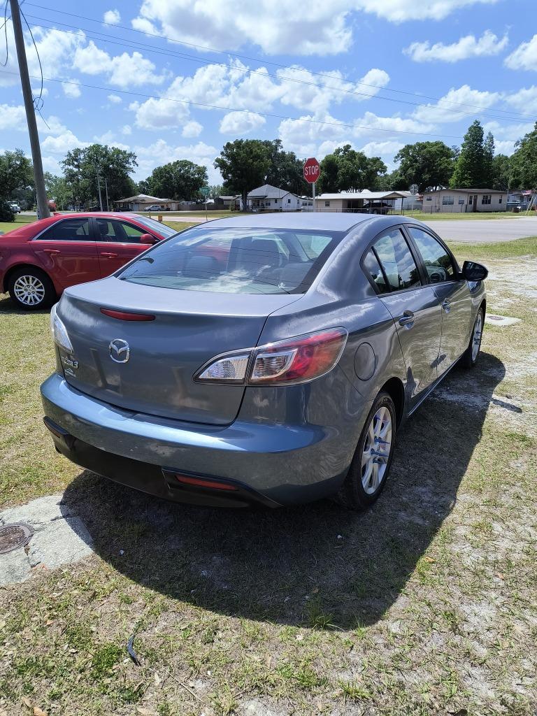 2011 Mazda Mazda3 i Touring photo