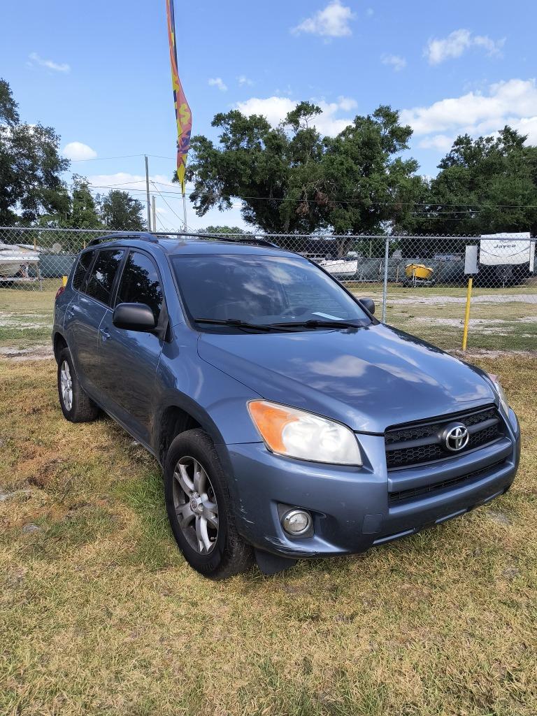 2012 Toyota RAV4 photo