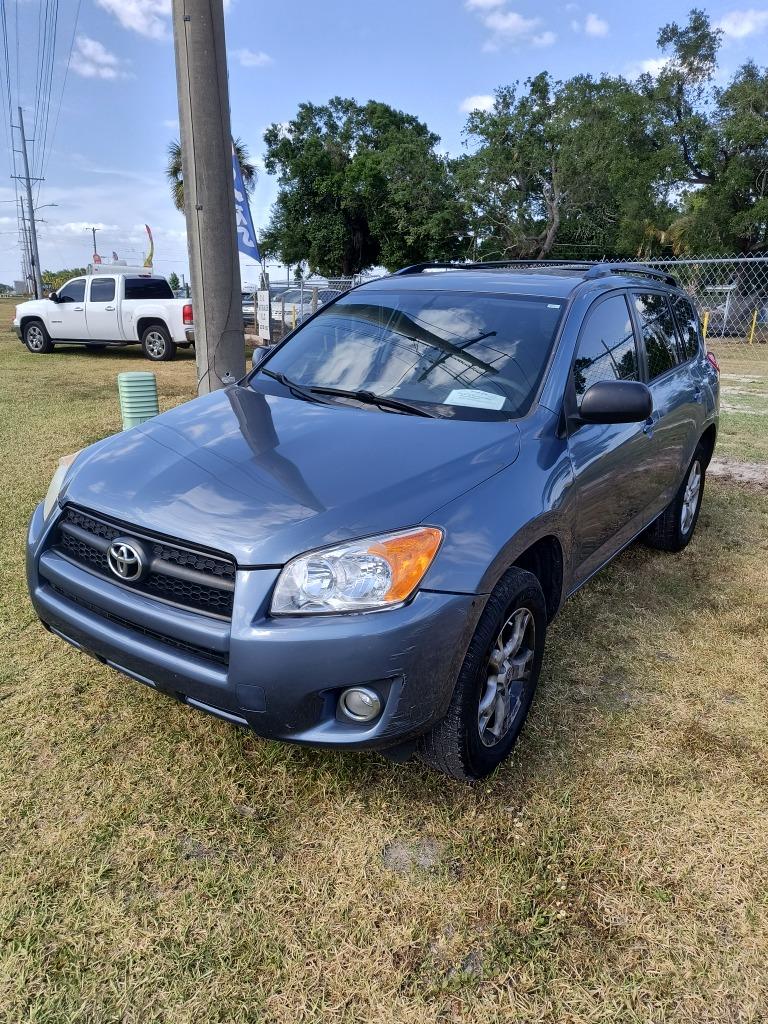 2012 Toyota RAV4 photo