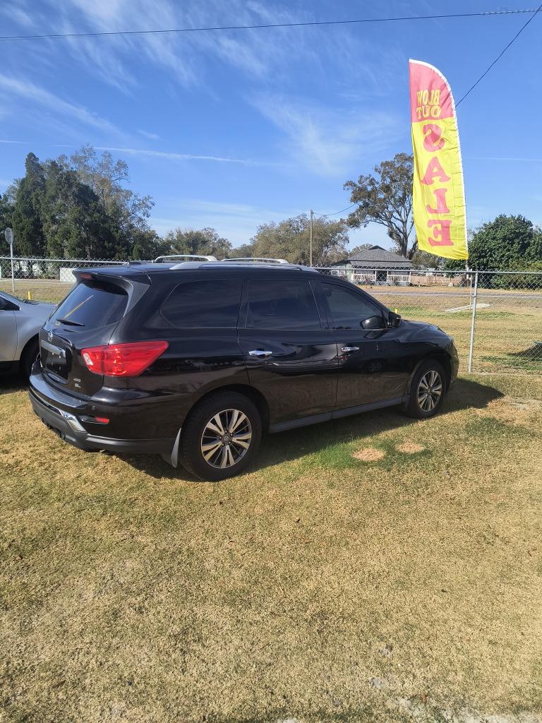 2017 Nissan Pathfinder - $6,995