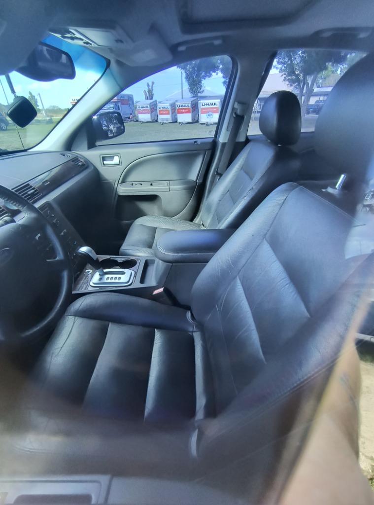2005 Ford Five Hundred - $2,995