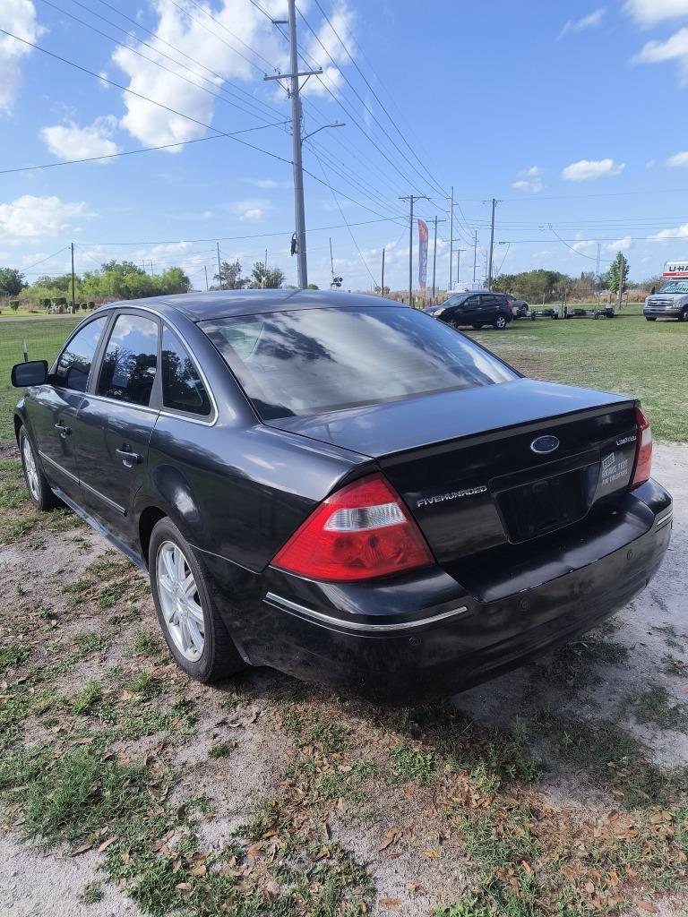 2005 Ford Five Hundred - $2,995