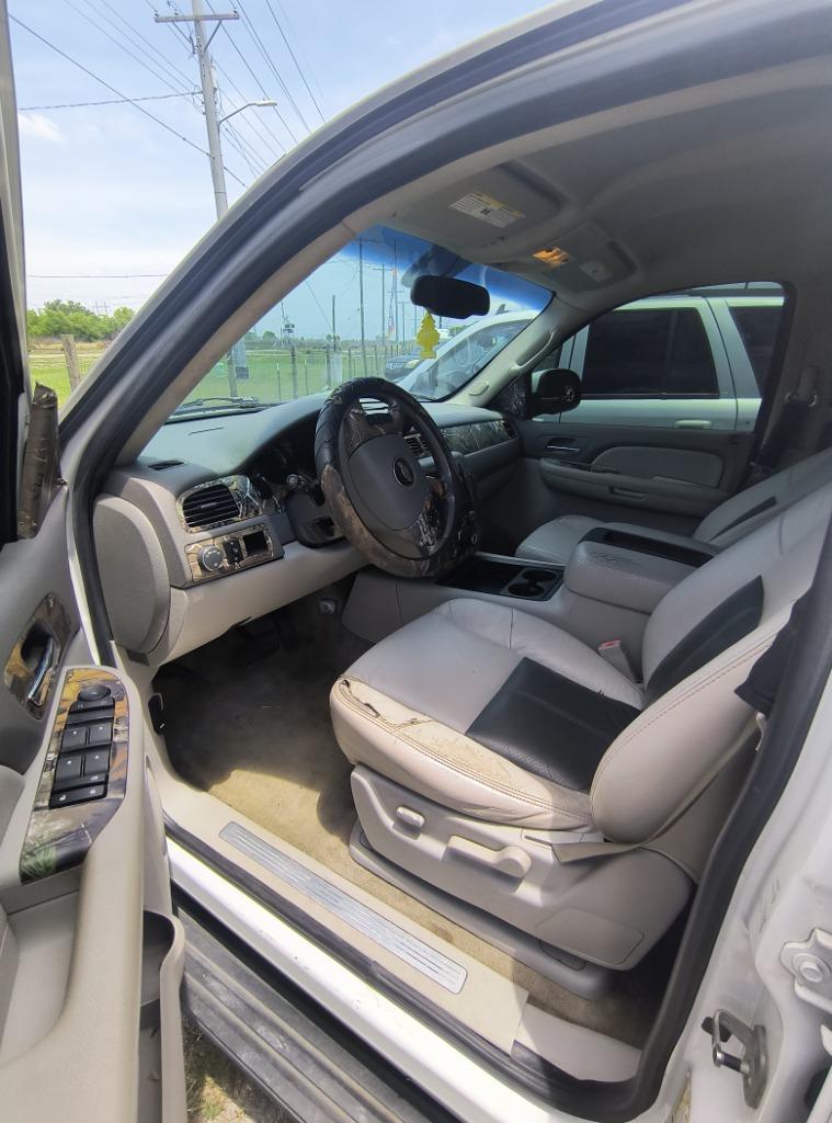 2007 Chevrolet Suburban - $3,995