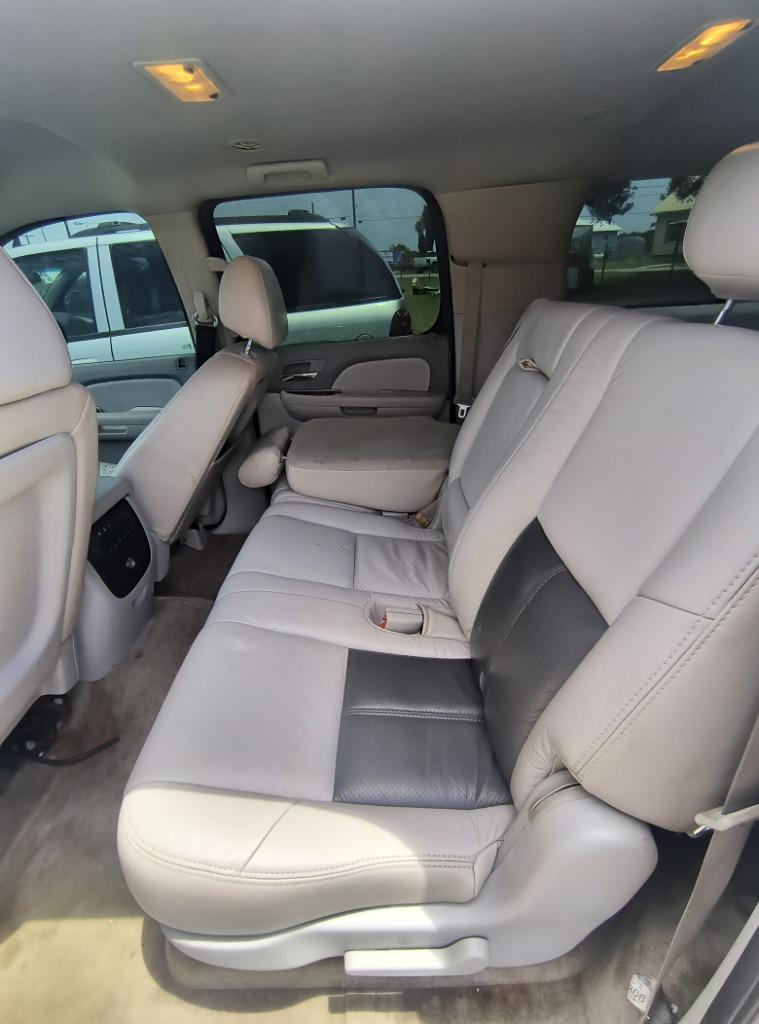 2007 Chevrolet Suburban - $3,995