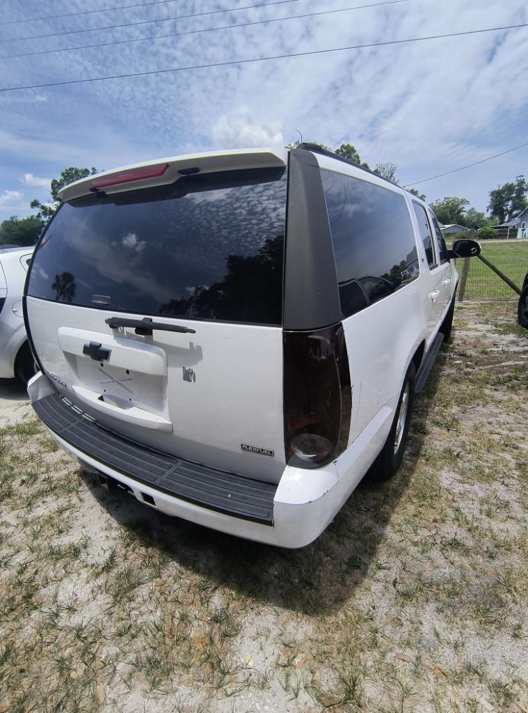2007 Chevrolet Suburban - $3,995