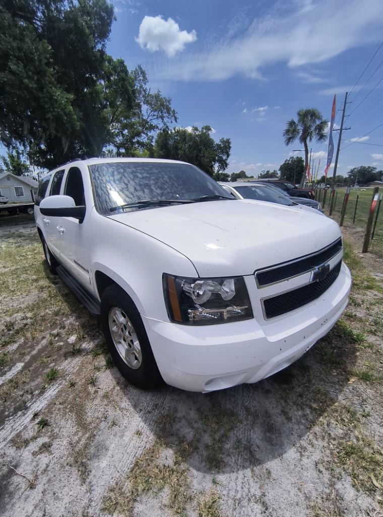 2007 Chevrolet Suburban - $3,995
