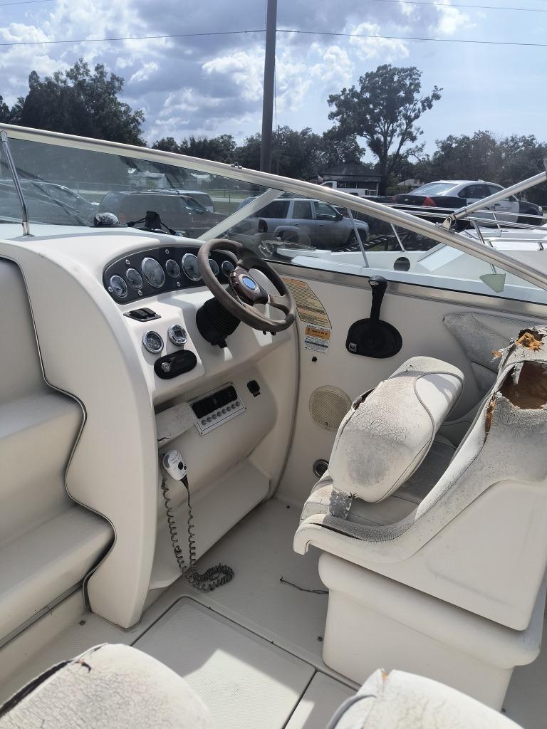 2001 SEA RAY  225 Weekender - $4,295