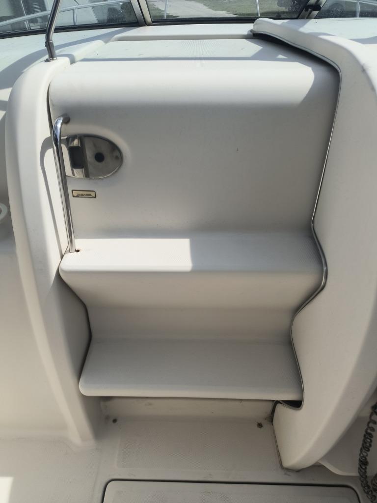 2001 SEA RAY  225 Weekender - $4,295