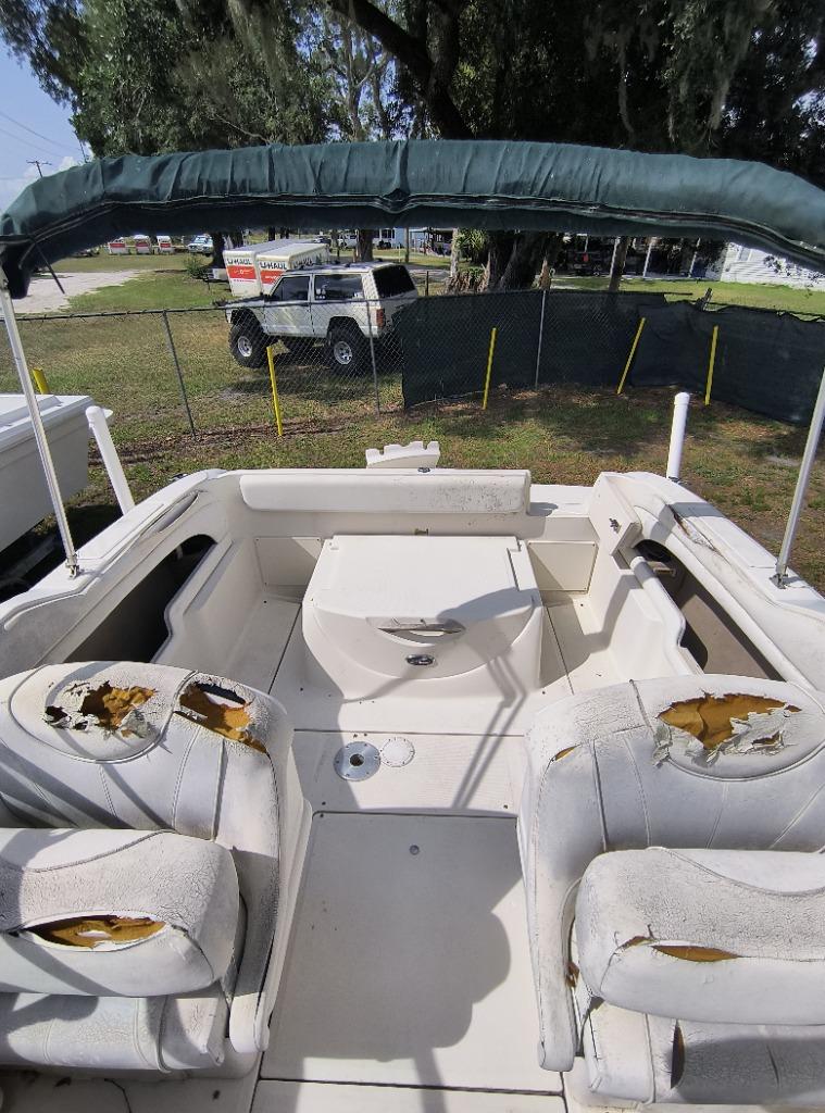 2001 SEA RAY  225 Weekender - $4,295