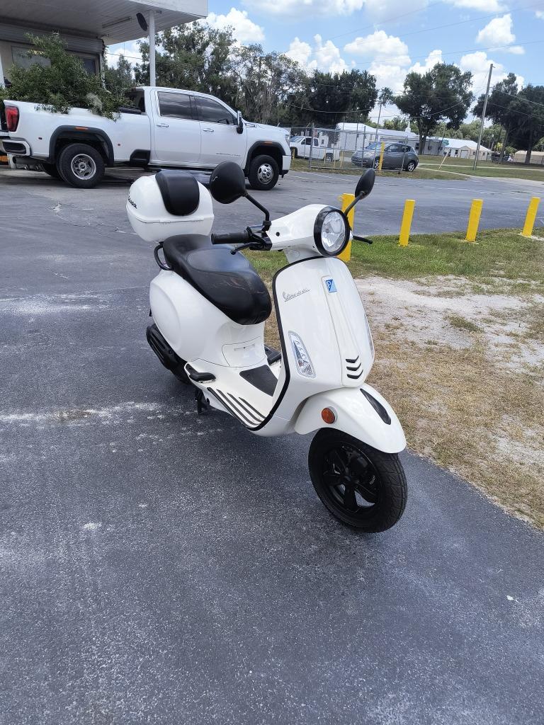 2017 Piaggio & C.S.P.A. Vespa Primavera  - $2,495