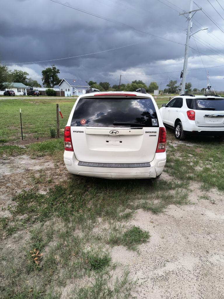 2007 Hyundai Entourage - $1,995