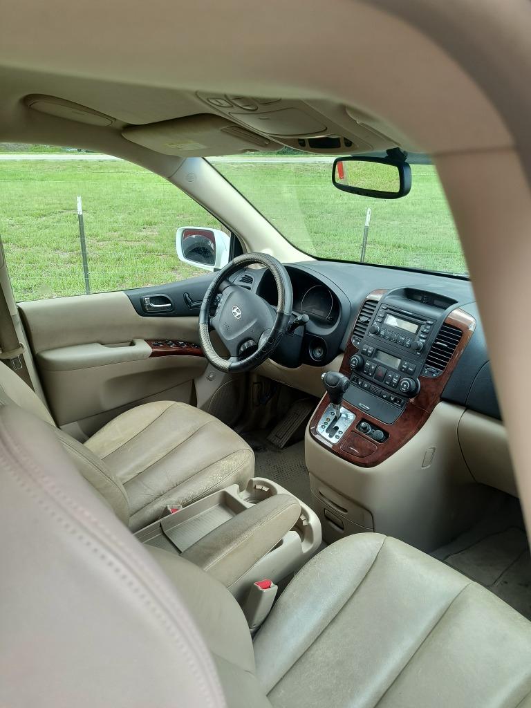 2007 Hyundai Entourage - $1,995
