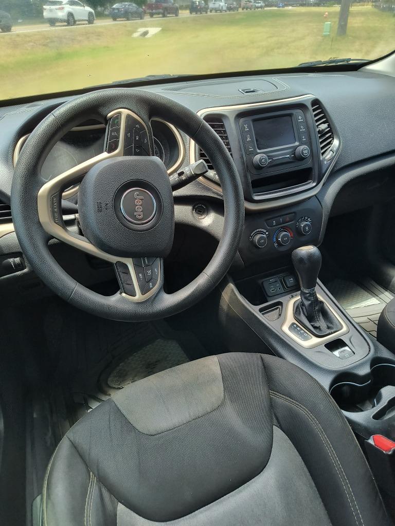 2014 Jeep Cherokee - $6,995