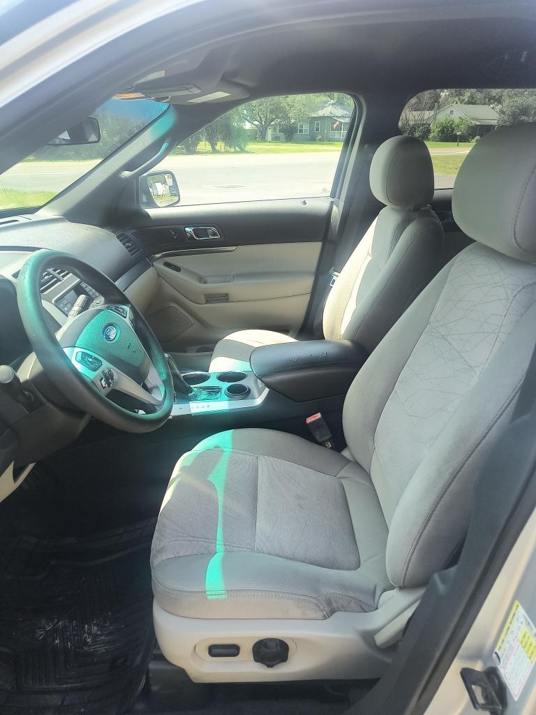 2013 Ford Explorer - $6,995
