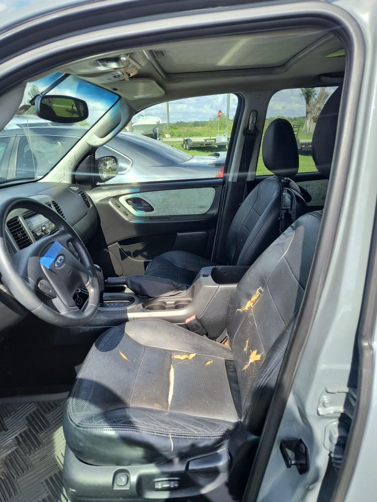 2005 Ford Escape - $2,495