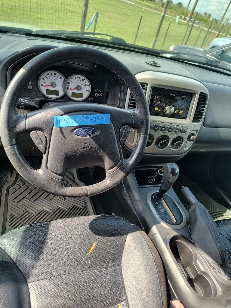 2005 Ford Escape - $2,495