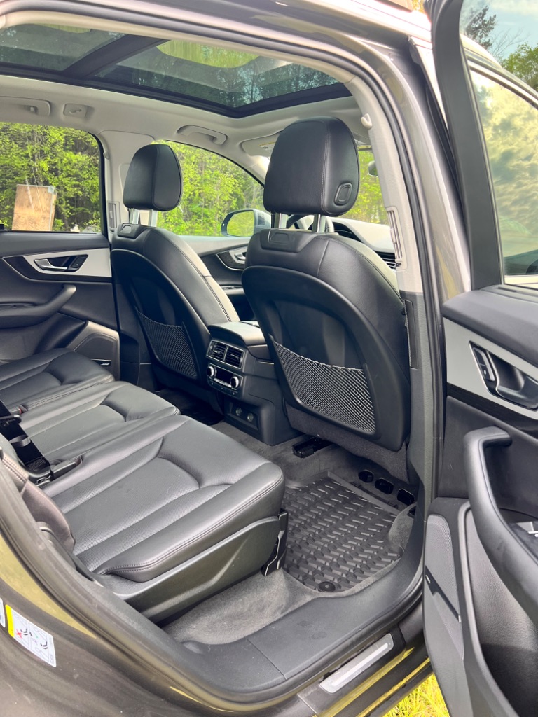 2019 Audi Q7 SE Premium Plus photo