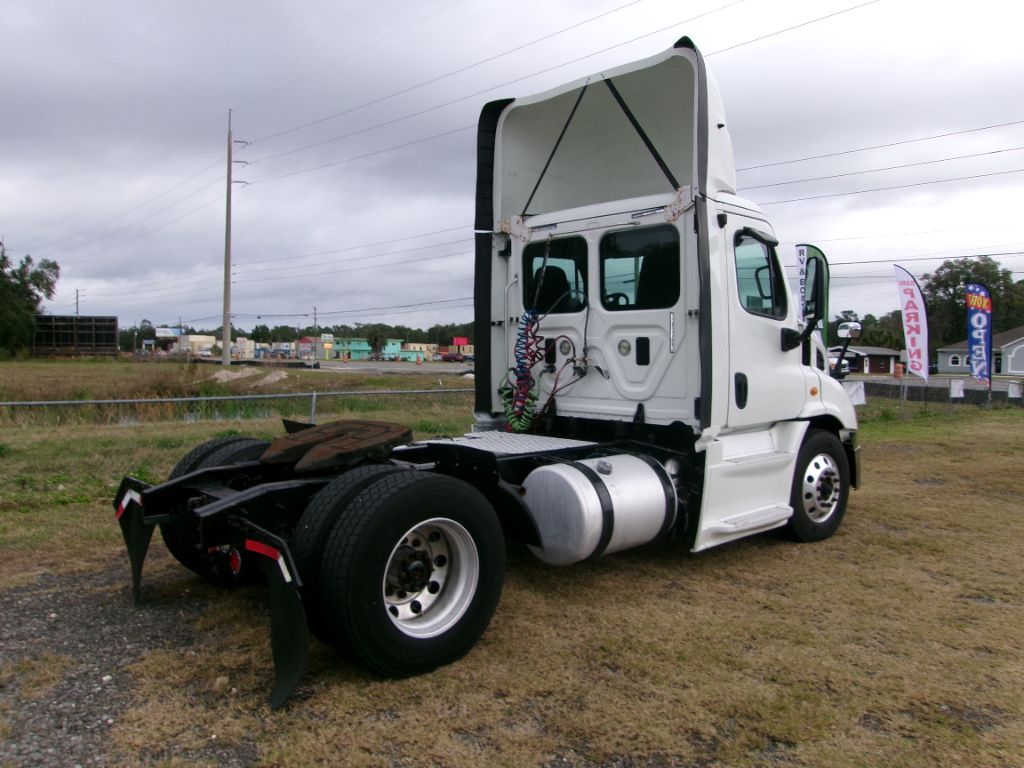 2016 Freightliner CASCADIA Tractor photo