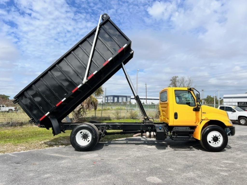 2020 International MV 607  photo