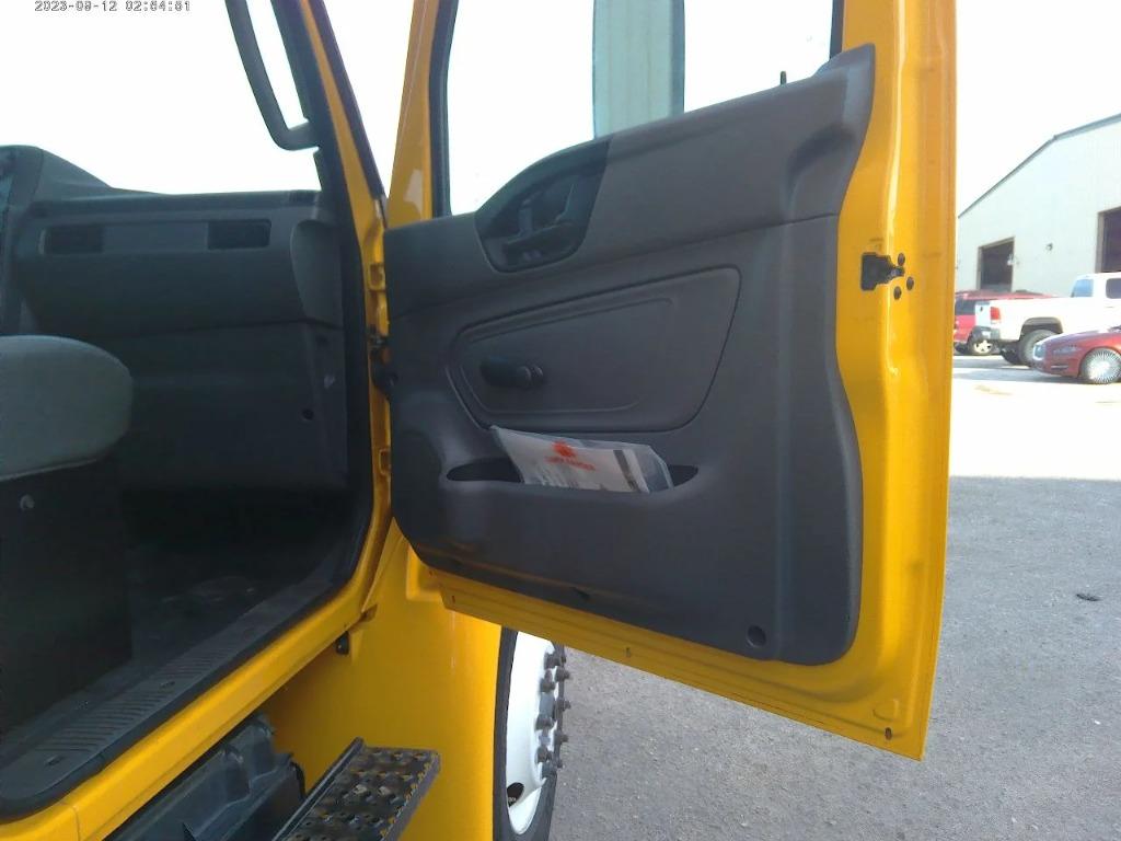 2020 International MV 607  photo