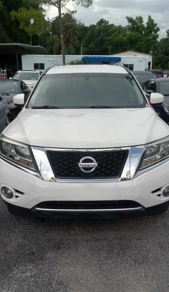 2013 Nissan Pathfinder S photo