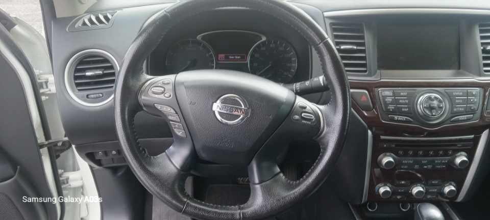 2013 Nissan Pathfinder S photo