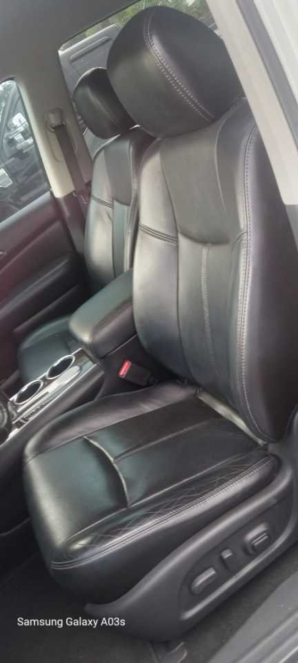 2013 Nissan Pathfinder S photo