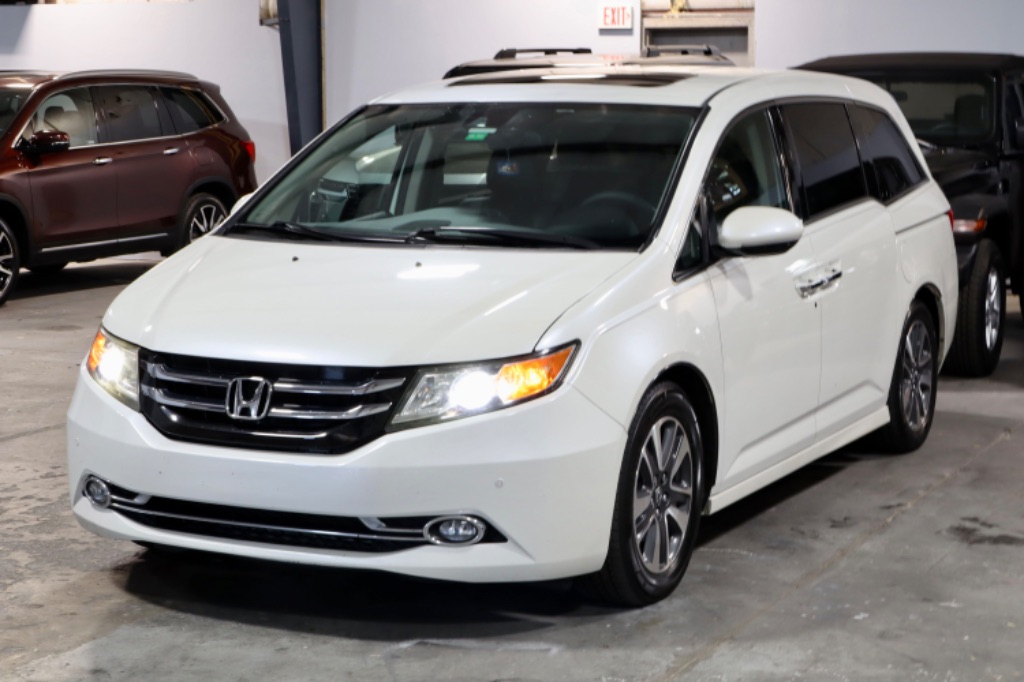 2014 Honda Odyssey Touring photo