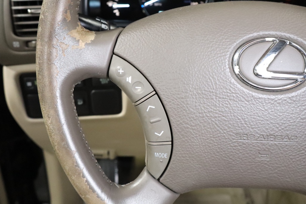 2003 Lexus LX 470 photo