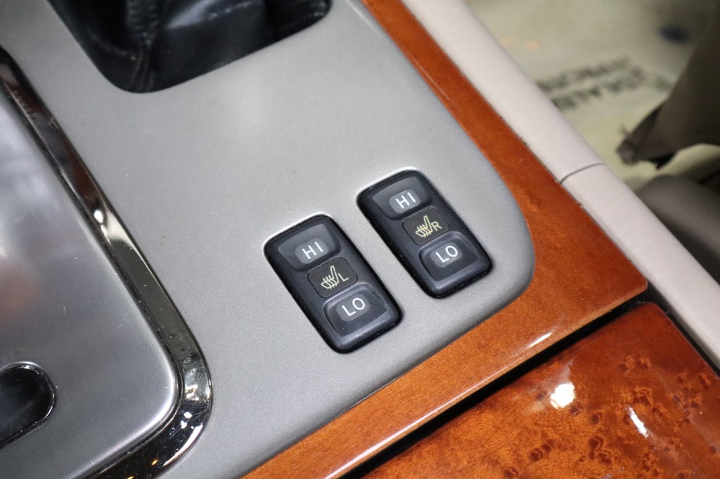 2003 Lexus LX 470 photo