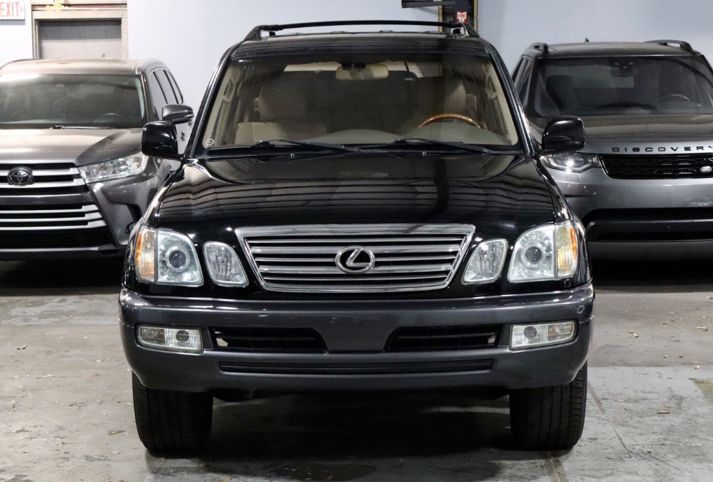 2003 Lexus LX 470 photo