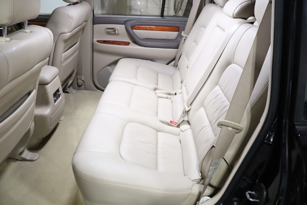 2003 Lexus LX 470 photo