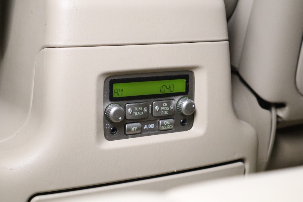 2003 Lexus LX 470 photo