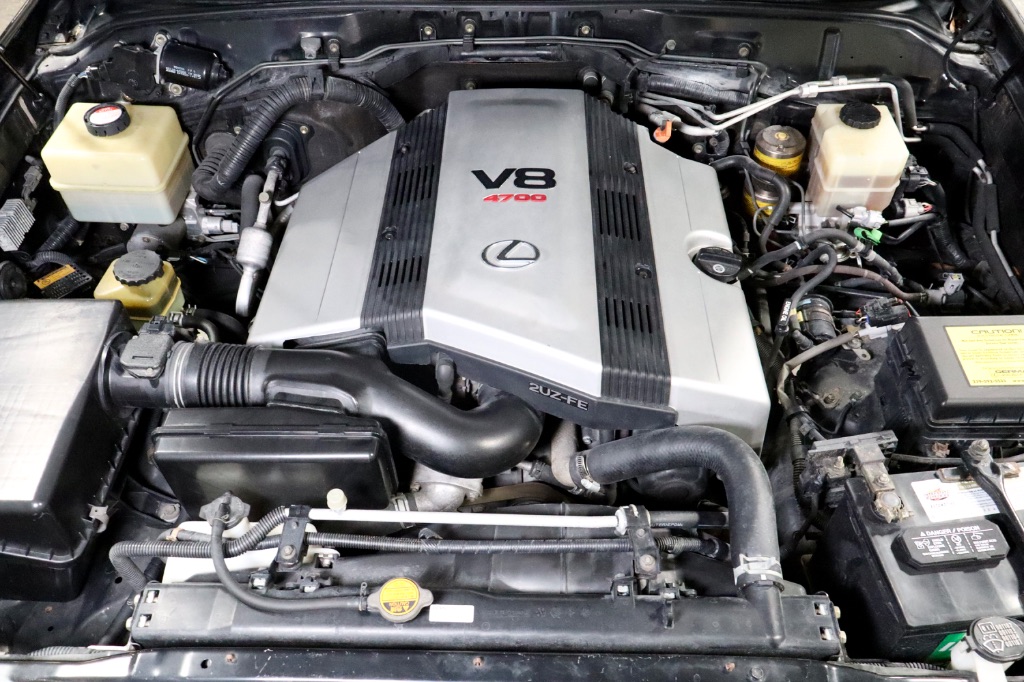 2003 Lexus LX 470 photo