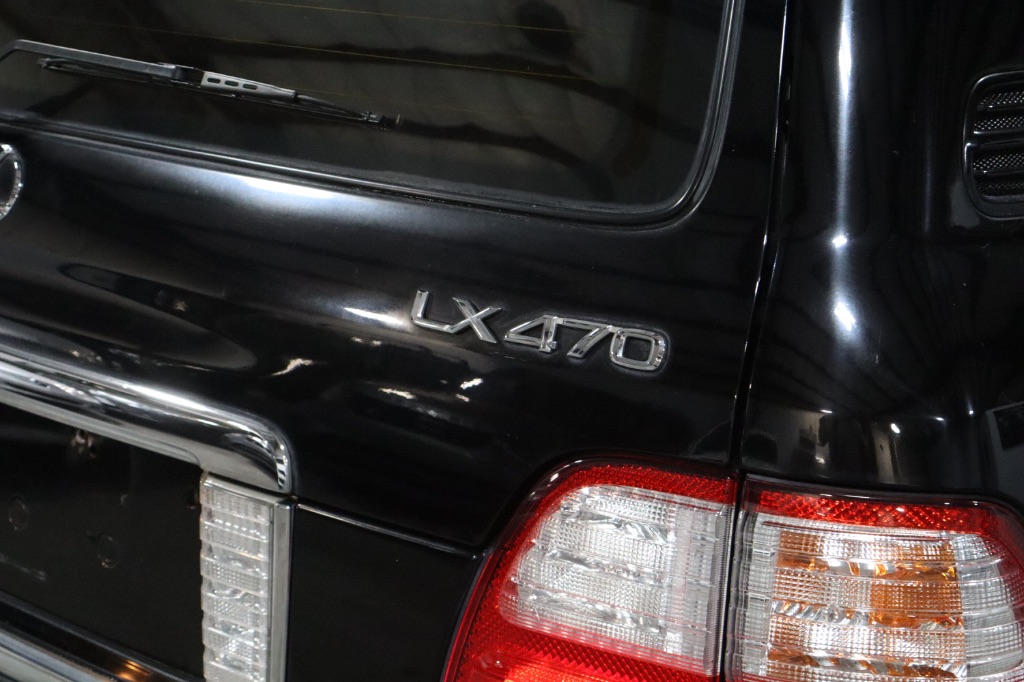 2003 Lexus LX 470 photo
