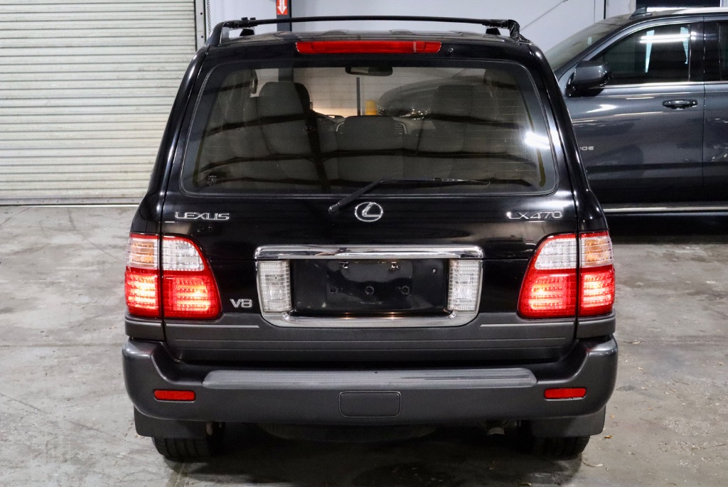 2003 Lexus LX 470 photo