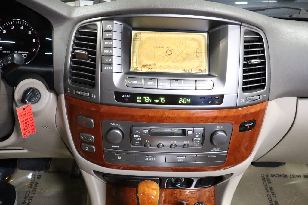 2003 Lexus LX 470 photo
