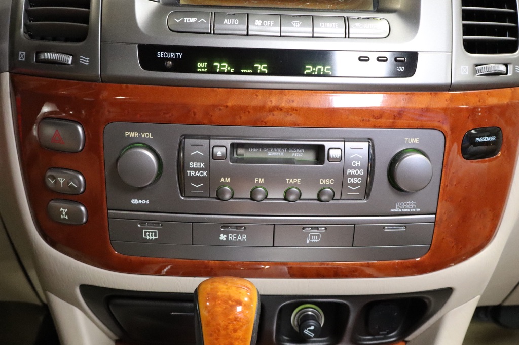 2003 Lexus LX 470 photo