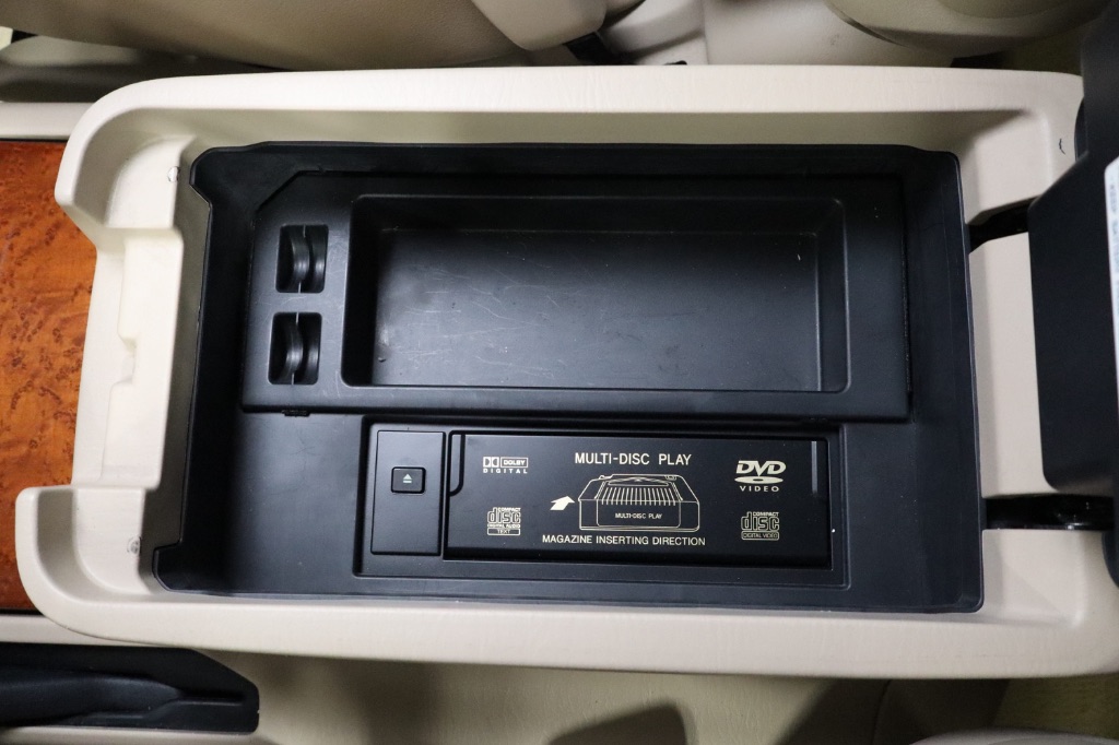 2003 Lexus LX 470 photo