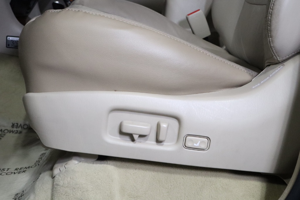 2003 Lexus LX 470 photo