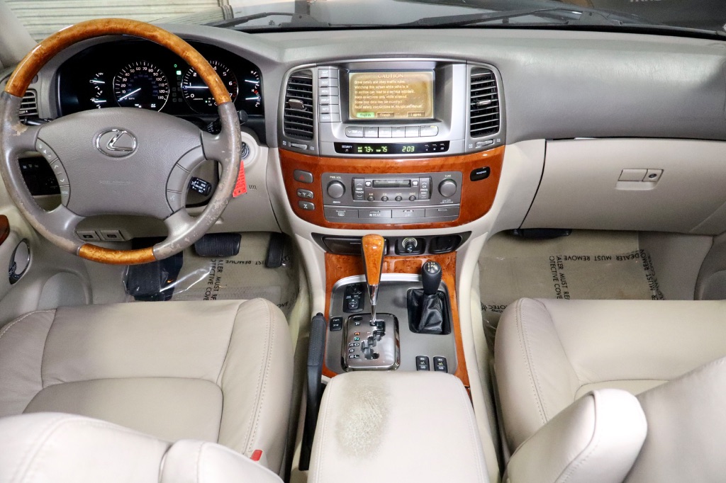 2003 Lexus LX 470 photo