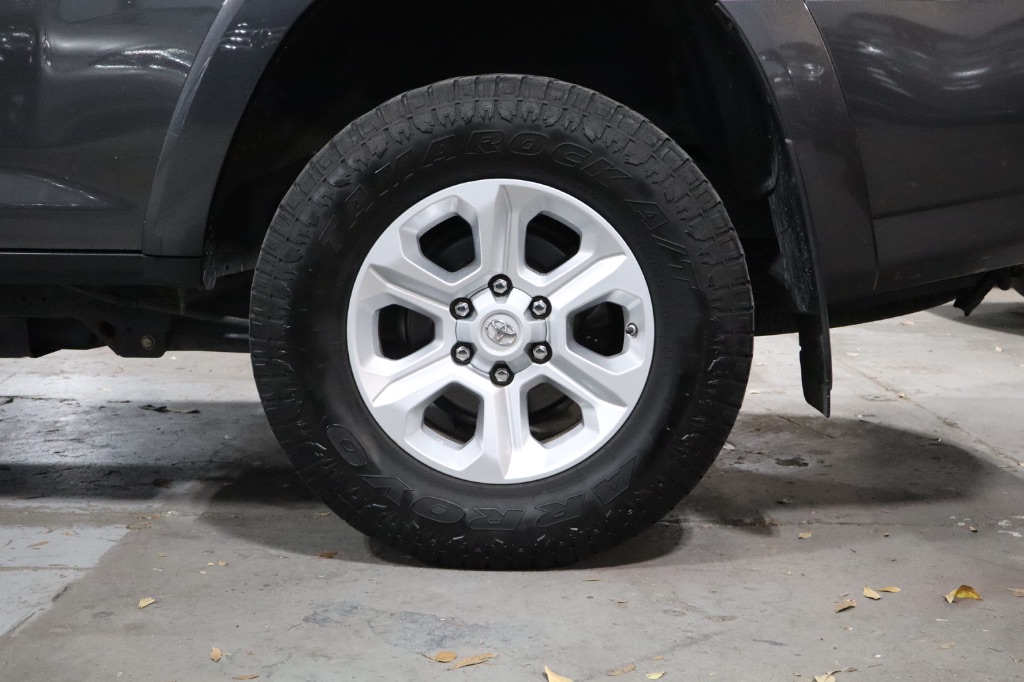2016 Toyota 4Runner SR5 photo