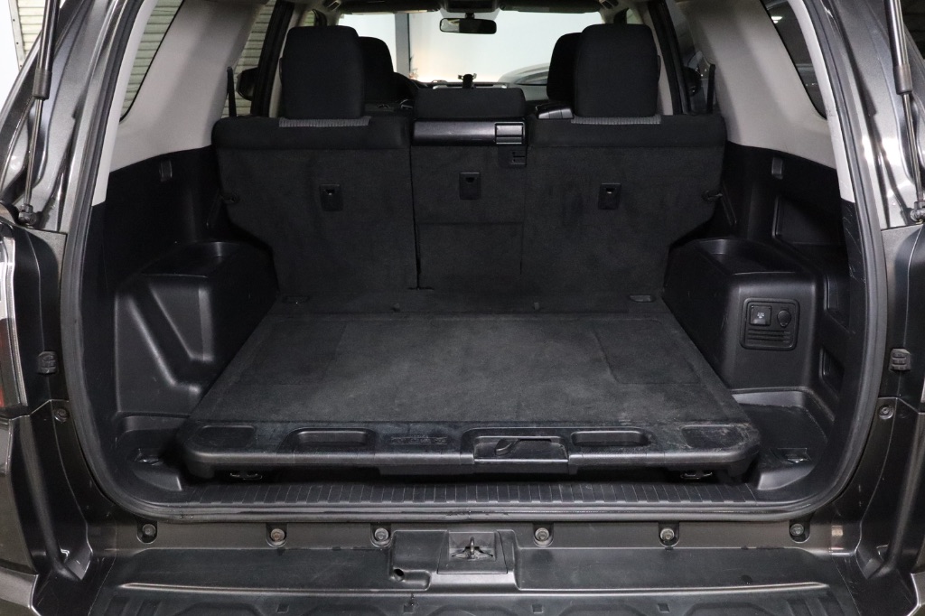 2016 Toyota 4Runner SR5 photo