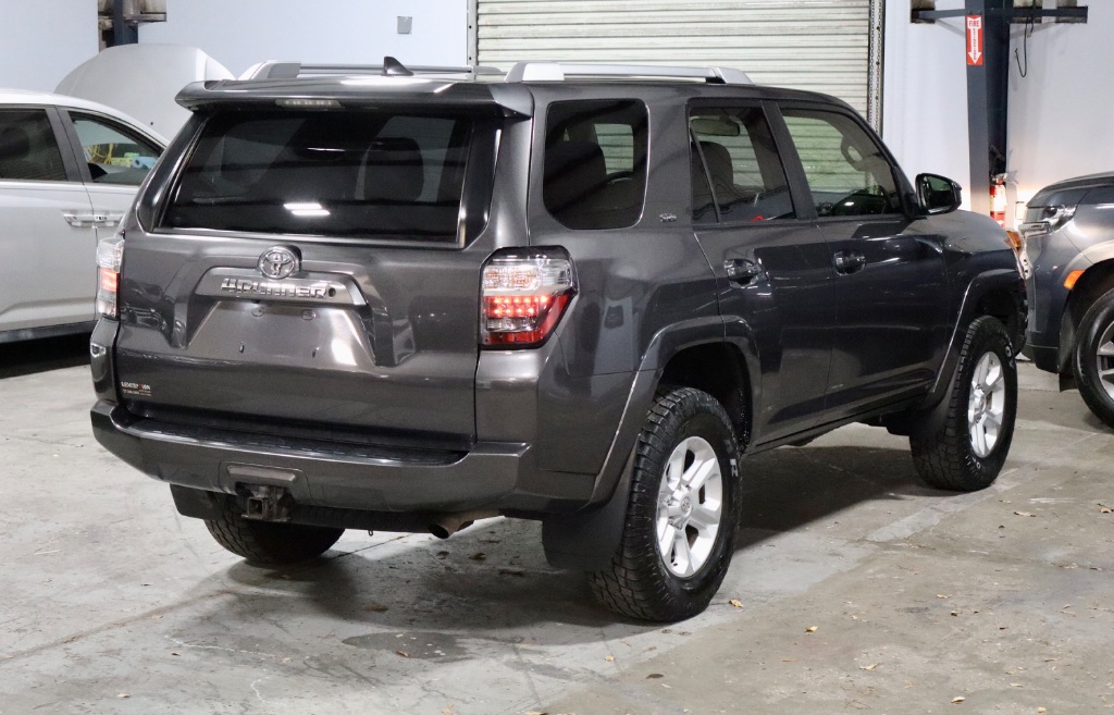 2016 Toyota 4Runner SR5 photo