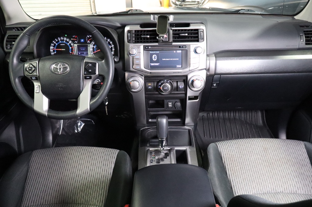 2016 Toyota 4Runner SR5 photo