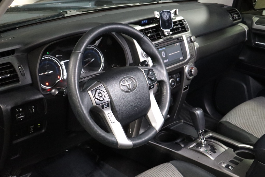 2016 Toyota 4Runner SR5 photo