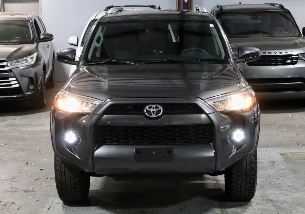 2016 Toyota 4Runner SR5 photo